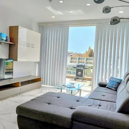 Appartement 'home Away From Home' By The Sea