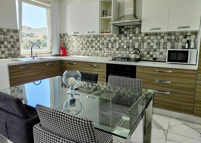 Daire 'home Away From Home' By The Sea Saint Julian's